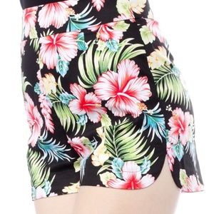High Waist Pinup Shorts. Tiki. Floral summer shorts. Sourpuss Clothing.